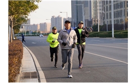 迎来2020年方式有很多，跑马拉松一定是最特别的那种