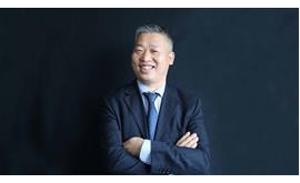 【郑州晚报】谯万成 像“搭积木”一样 造电动汽车的工程师