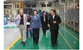 河南省工商联主席梁静、党组书记李德才一行赴海马集团调研